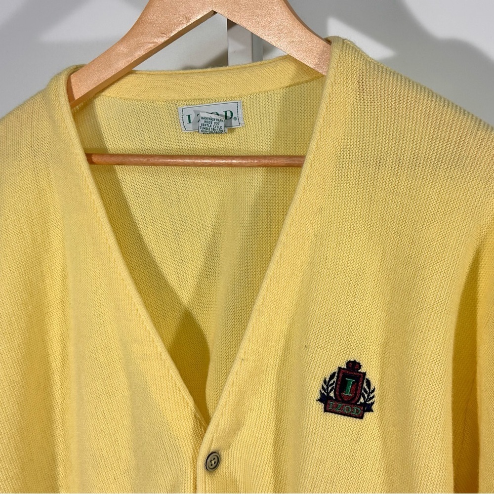 IZOD yellow cardigan XL – preppy crest knit, academia vintage, soft pastel - Picture 2 of 7
